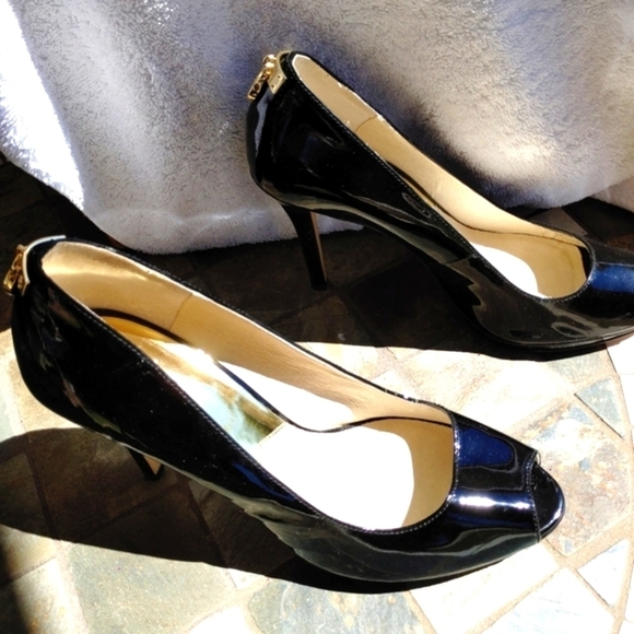 **SOLD**GORGEOUS MK OPEN TOE PATENT LEATHER HIDDEN PLATFORM HEELS SHOES SIZE 11 - Picture 4 of 16
